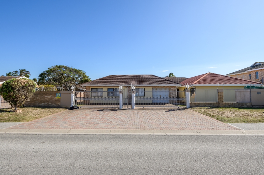 15 Bedroom Property for Sale in Summerstrand Eastern Cape
